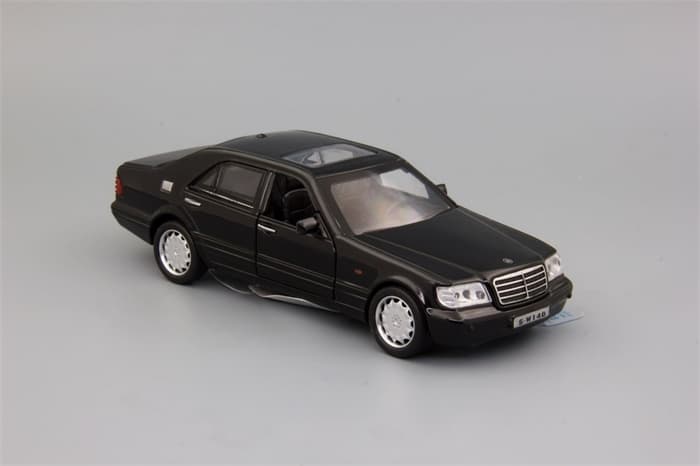 Машинка металлическая Mercedes-benz SW140 Black 5213