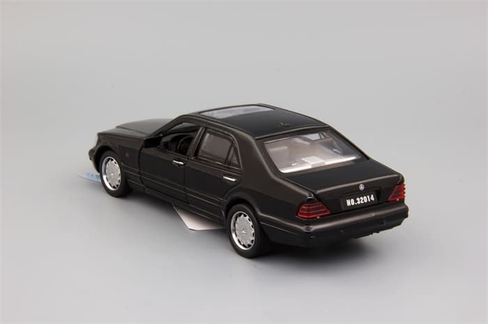 Машинка металлическая Mercedes-benz SW140 Black 5213